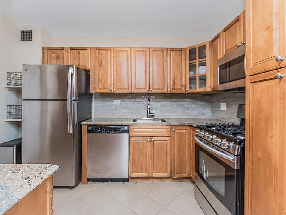 1st image of 3935 Blackstone Ave APT 8A