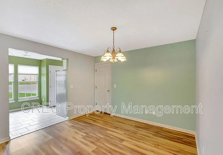 207 Lynton Ct — Photo 7