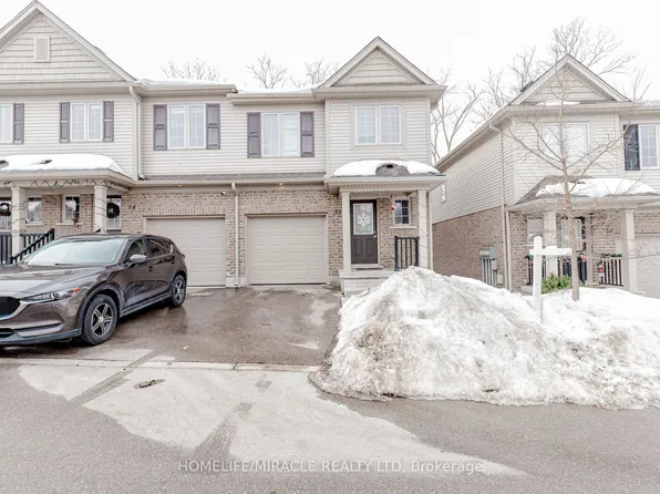 50 Pinnacle Dr #55, Kitchener, ON N2P 0H8