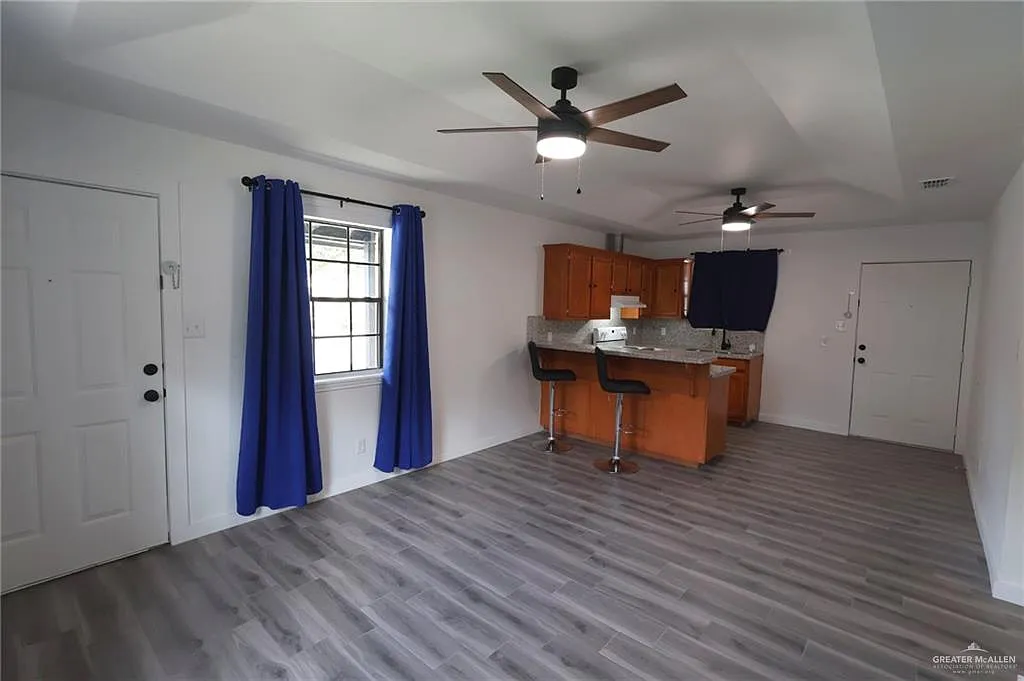 3 bed, 2.0 bath, 925 sqft, $1,200 — Photo 4