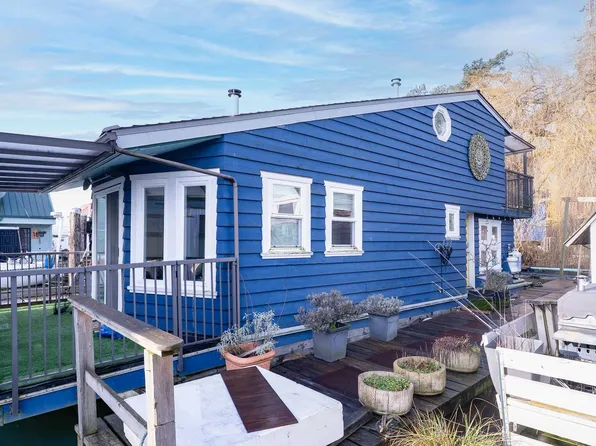 23080 Dyke Rd #12, Richmond, BC V6V 1E1