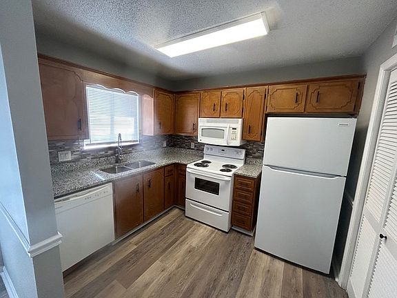 5th image of 940 Glenn St APT 903