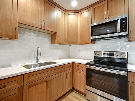 5th image of 530 E Cypress St #9