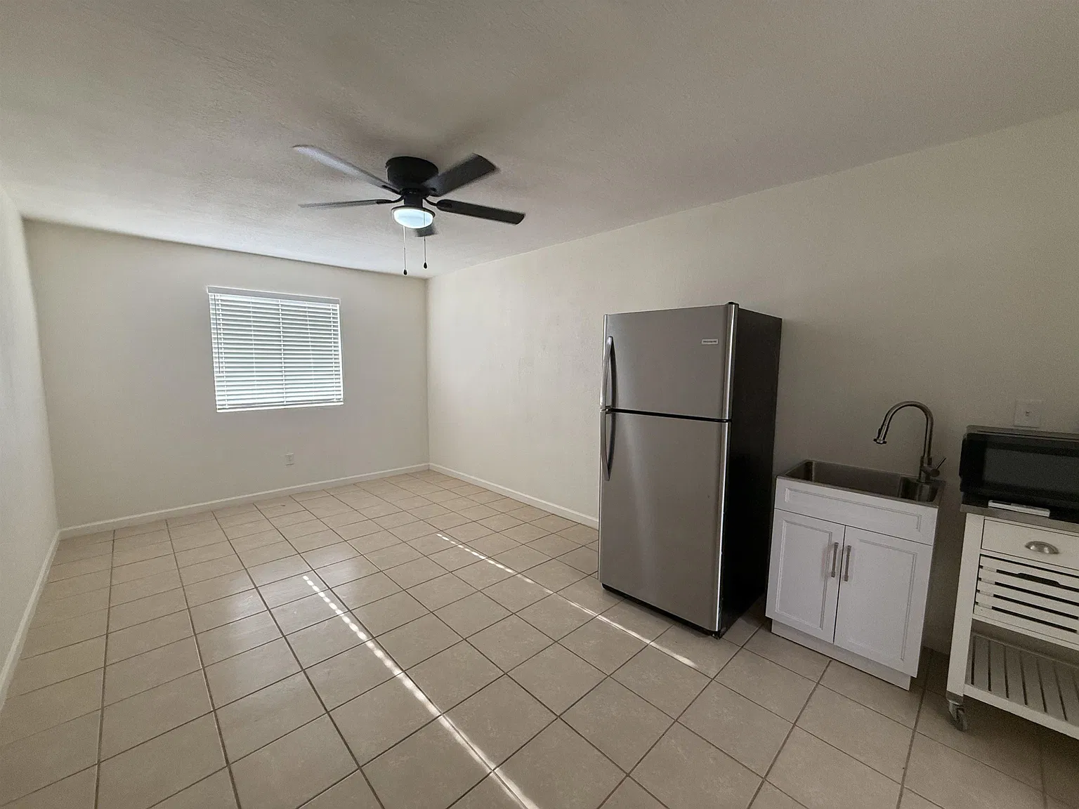 1 bed, 1.0 bath, 324 sqft, $750 — Photo 2