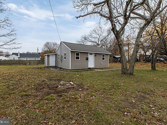 2nd image of 22 Aspen Dr