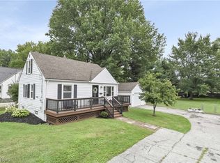 5523 Burns Rd, North Olmsted, OH 44070