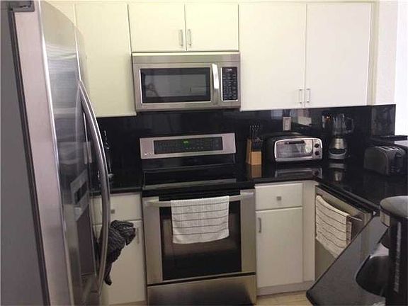 3rd image of 7718 NW 116th Pl
