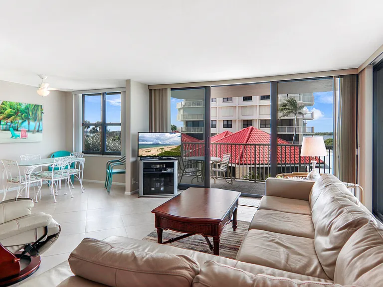 5480 N Ocean Dr #A1D — Photo 17