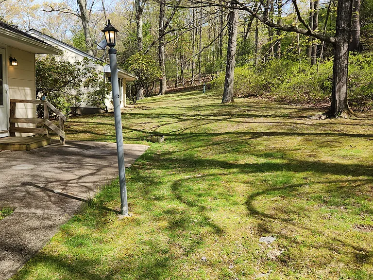 44 Lakeside Dr — Photo 6