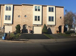 311 W 2nd St, Alburtis, PA 18011