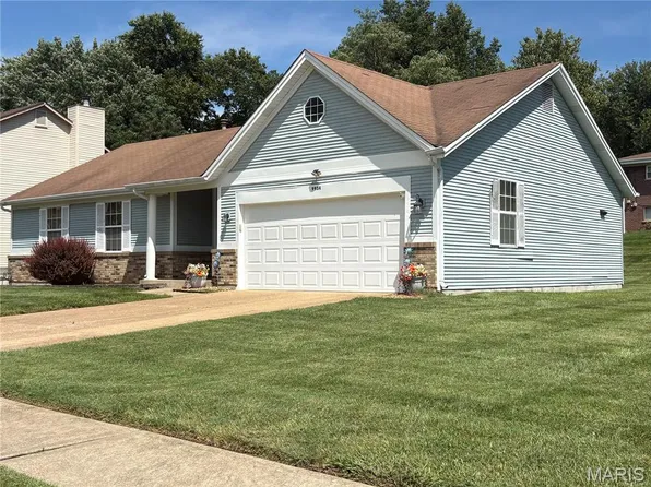 9934 Colonnade Meadows Dr, Saint Louis, MO 63137
