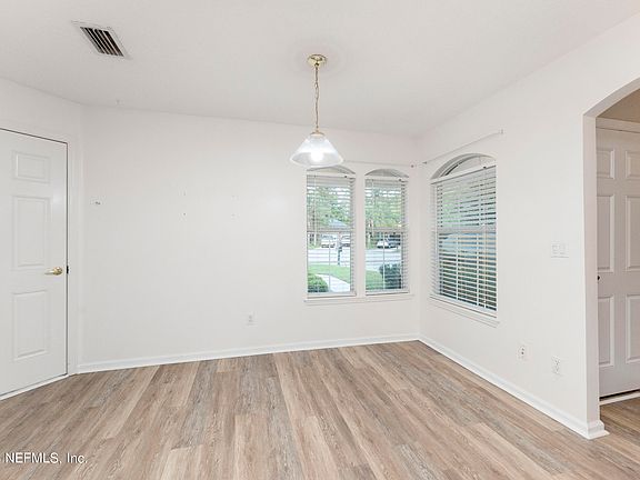 3rd image of 1937 E LYMINGTON Way