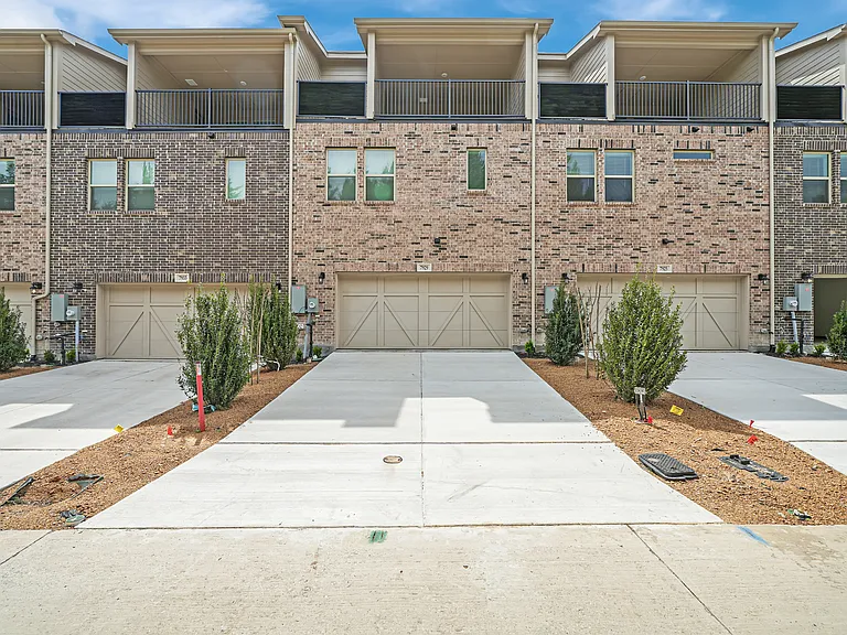 7929 Bayside Dr — Photo 44