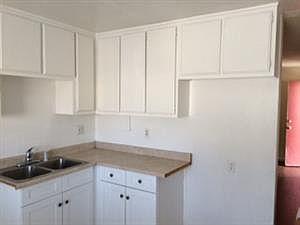 1st image of 1530 W 20th St