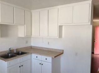 1530 W 20th St, Long Beach, CA 90810