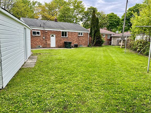3rd image of 19892 Rose Ct