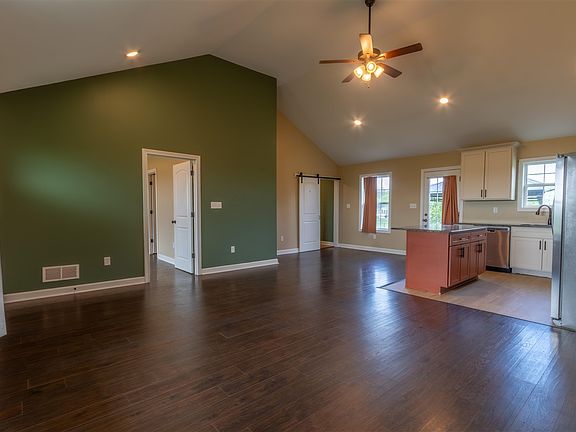 3rd image of 2593 Fairview Boiling Springs Rd