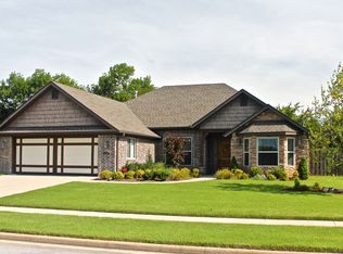 2708 W Vanike Dr, Fayetteville, AR 72704