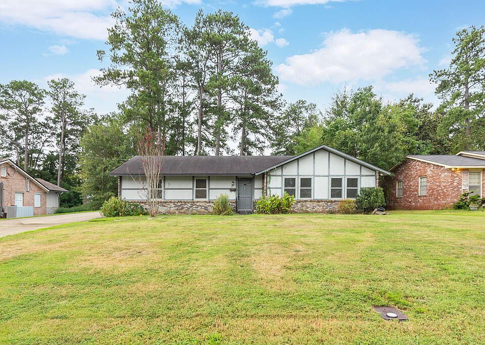 1st image of 2110 Coventry Dr