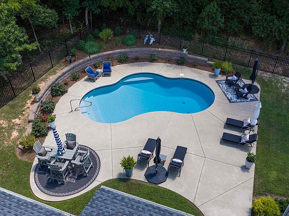 4th image of 1617 Deep Cove Ln