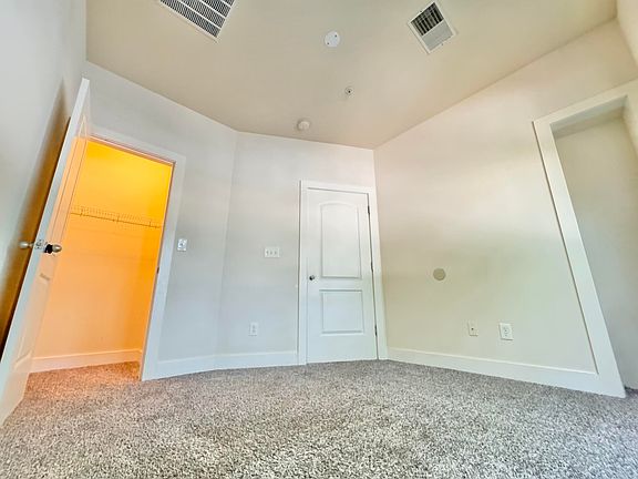 4th image of 576 Bolivar St