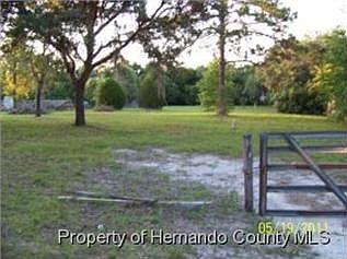 2nd image of 15847 Breakwater Ln
