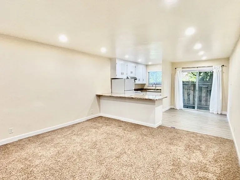 1730 Lacassie Ave — Photo 4