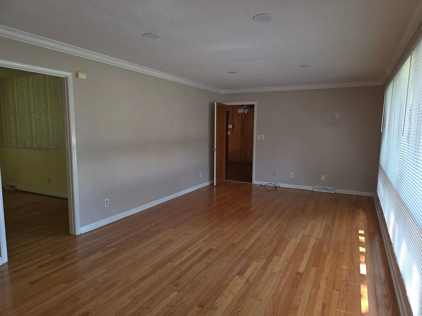 Orangeburg — Photo 2