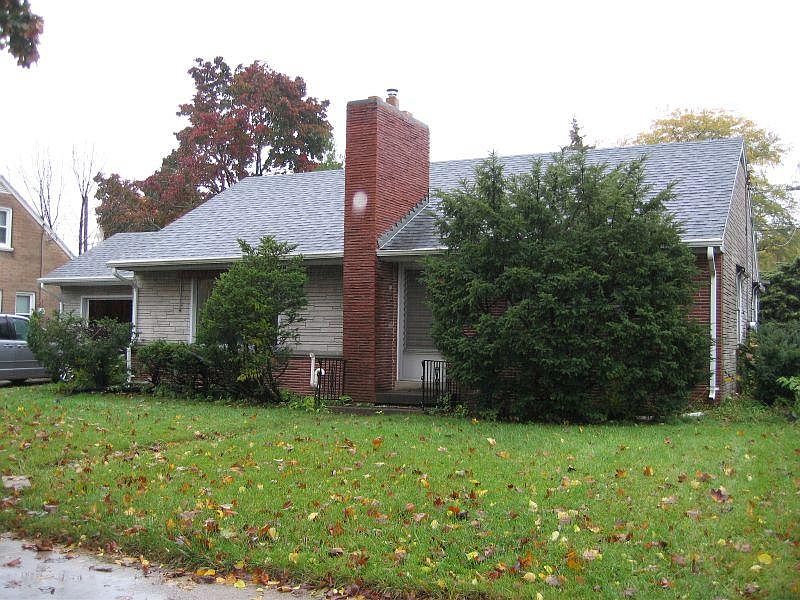 2nd image of 3919 E Grange Ave