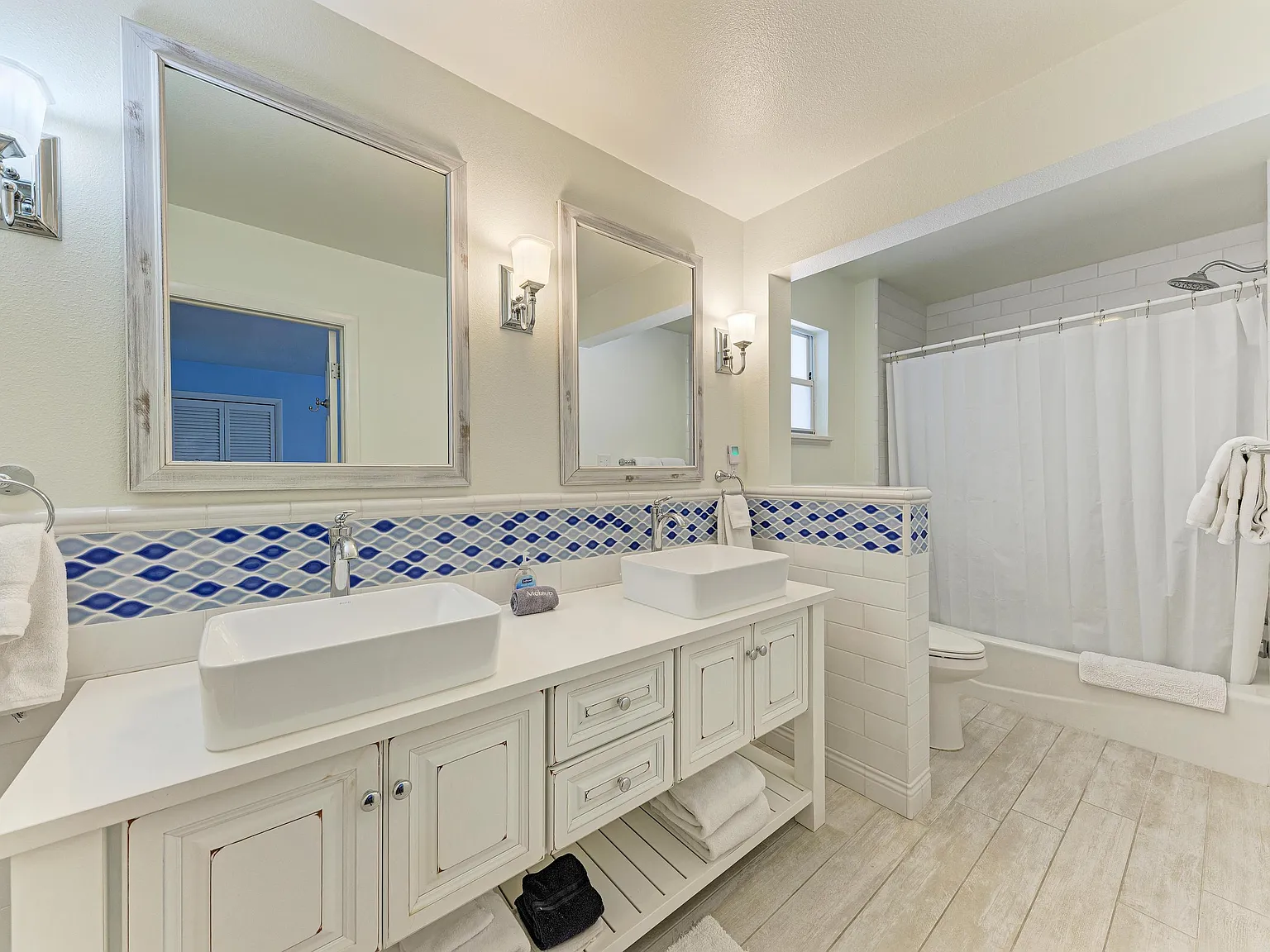 4 bed, 3005 sqft, $12,000 — Photo 3