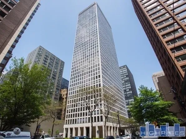 260 E Chestnut St, Chicago, IL