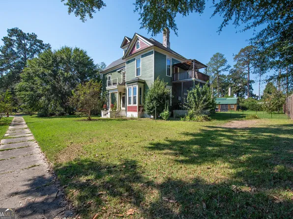 110 E Artesian Ave, Montezuma, GA 31063