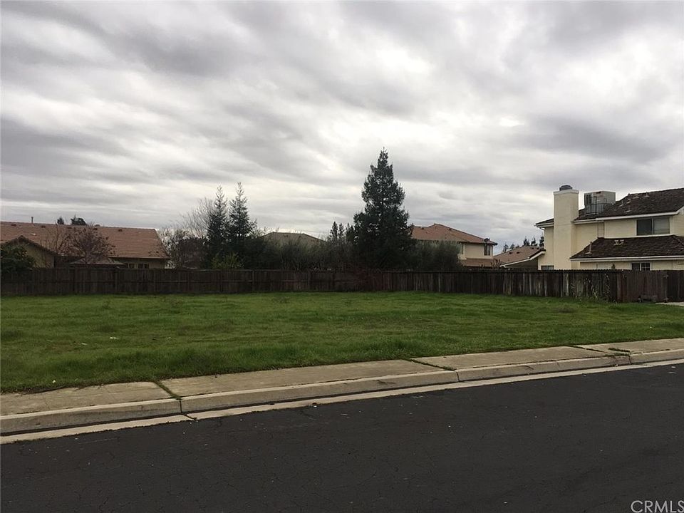 2nd image of 698 N Peach Ave