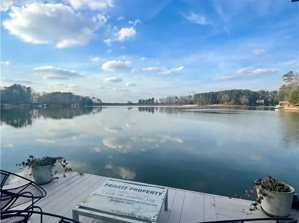 40 Lakeshore Dr, Berkeley Lake, GA 30096