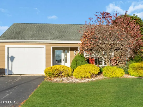 2 Weybridge Place, Manchester, NJ 08759