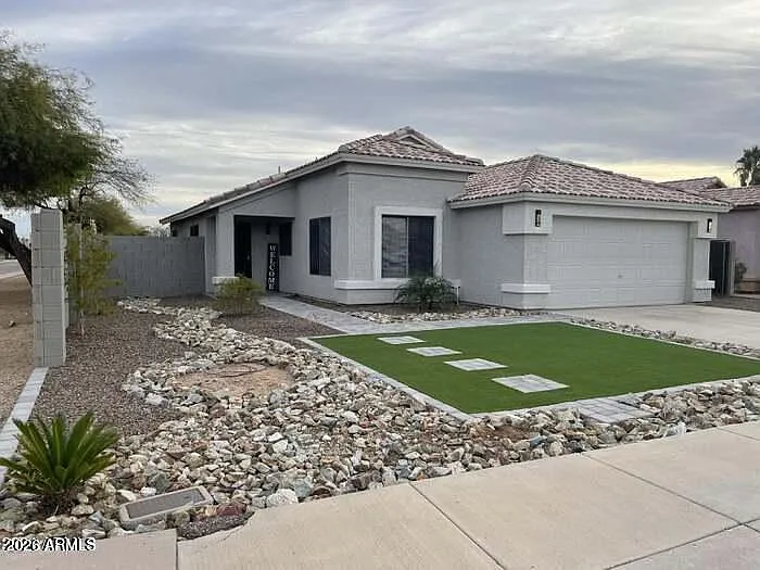 3101 W Louise Dr — Photo 1