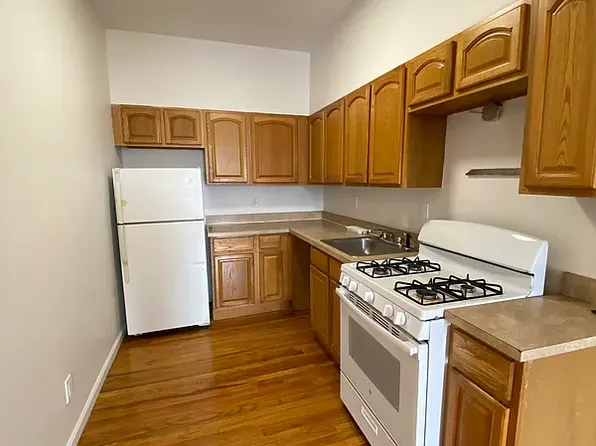 133 Wyckoff Avenue image 1 of 11