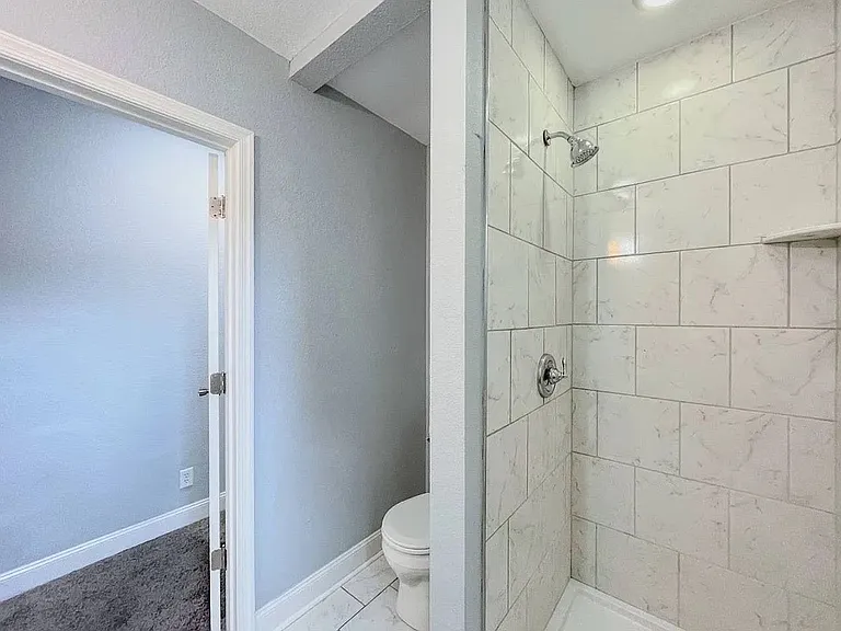 1411 Highland Ave — Photo 11