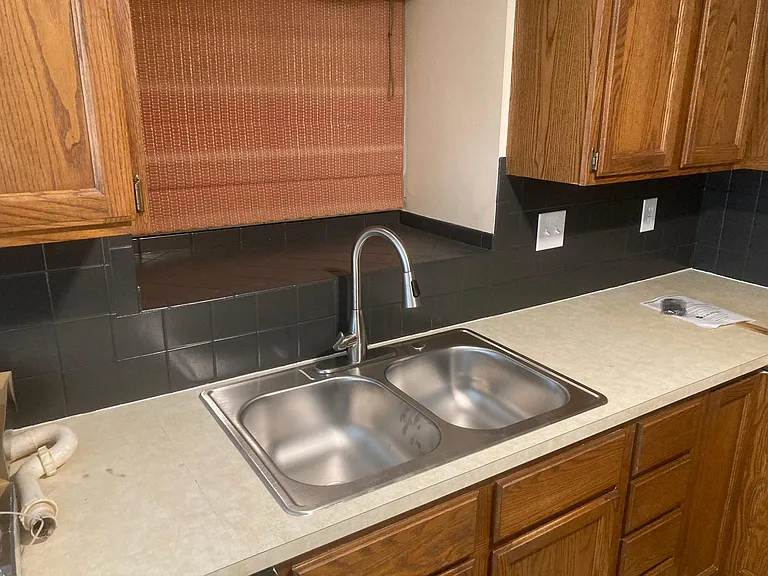 1511 N Lark Ln — Photo 9