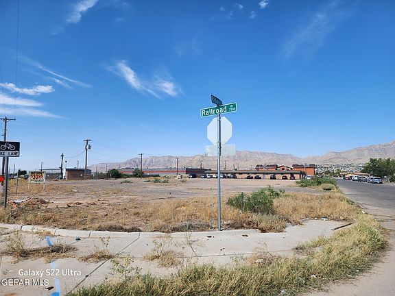 3rd image of 5024 Riley Ct