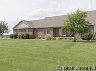 1011 Fraase Rd, New Berlin, IL 62670