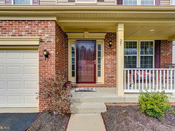 3rd image of 27 Iris Ln