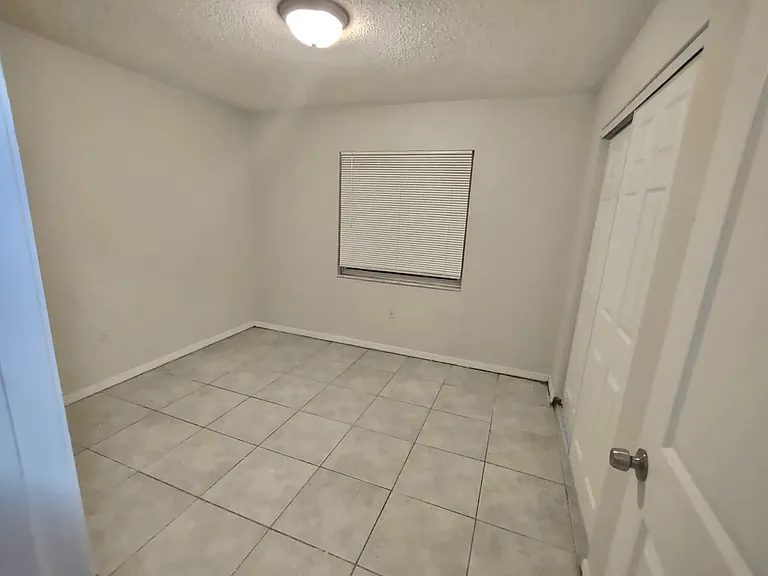 1704 Birchwood Cir #2 — Photo 9