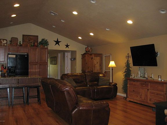 5th image of 1470 S Penrod Dr