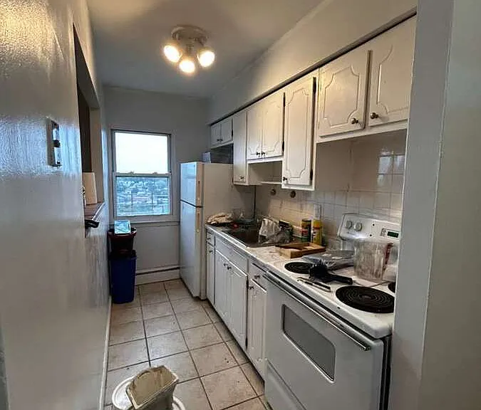 141 Voss Ave — Photo 2