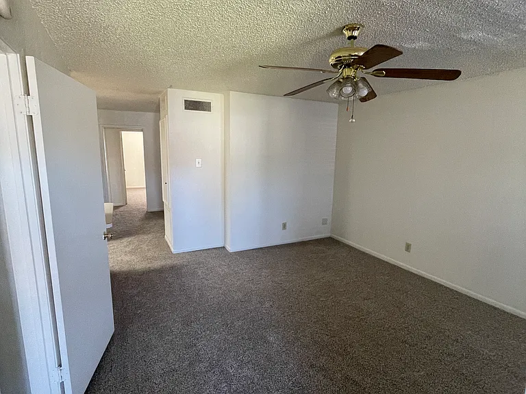 13139 Temple Cir — Photo 3