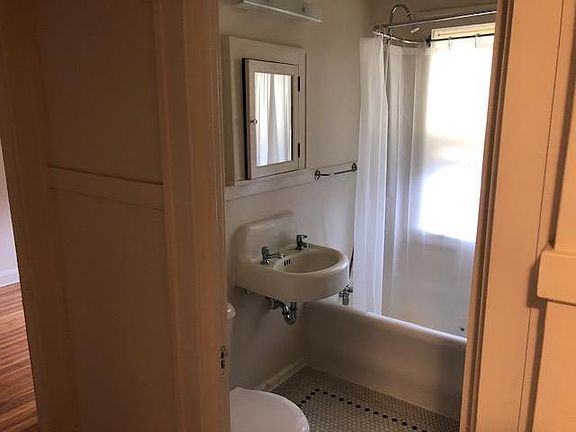 5th image of 1434 Grand Ave #3