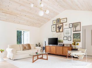 1215 Country Club Dr, Cutchogue, NY 11935