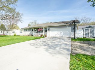 549 Manitou Rd, Saint Joseph, MI 49085