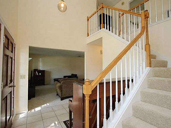 3rd image of 10234 Tablerock Dr